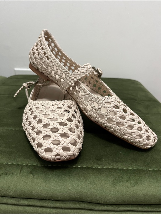 Cushionaire Shoes - Women's Woven Leather Flats in Light Beige